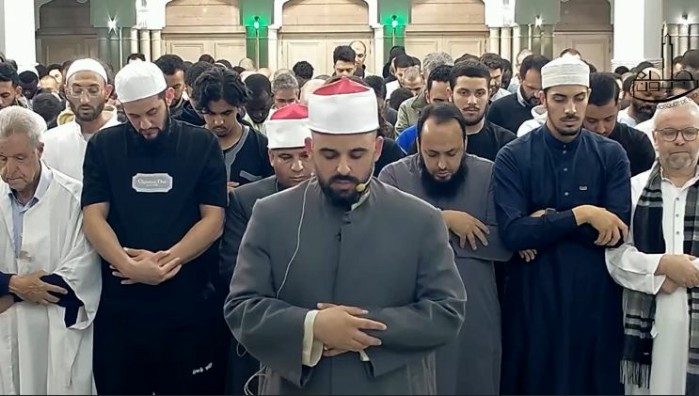 A la Grande Mosquée de Lyon, une veillée nocturne a été organisée, mardi 31 octobre, par des imams du Rhône en mémoire des victimes palestiniennes. © DR
