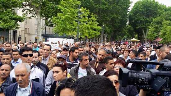 Un millier de personnes ont manifesté  contre Robert Ménard le 8 mai à Béziers.