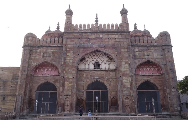 Inde : la justice donne le droit aux hindous de prier dans la mosquée de Varanasi 
