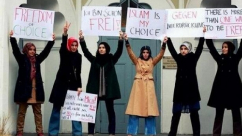 Islamophobie : des militantes de Osez le féminisme ! se rebiffent