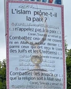 Une des affiches qui ont été retrouvées à Bourg-en-Bresse. Une des affiches qui ont été retrouvées à Bourg-en-Bresse.