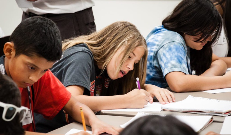 Russie : une région interdit le port du voile à l'école, une première Russie : une région interdit le port du voile à l'école, une première
