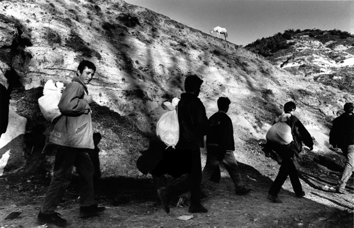 « Go No Go », les frontières de lEurope, 1988-2002 Albanie. © Ad Van Denderen « Go No Go », les frontières de lEurope, 1988-2002 Albanie. © Ad Van Denderen