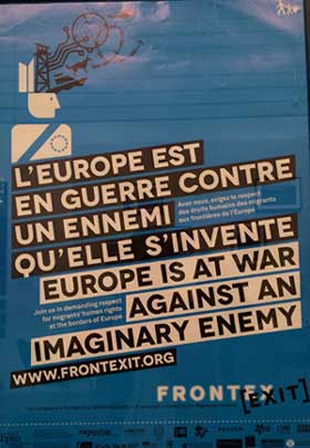 Affiche de la campagne "Frontexit" émanant d'associations qui militent pour une mobilité internationale et le respect des règles de protection internationale des personnes.