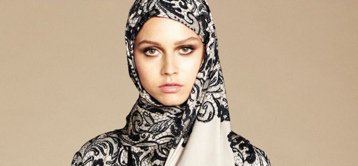 La marque italienne Dolce & Gabbana a lancé mardi 5 janvier une collection de hijab à destination de la clientèle fortunée du Moyen-Orient. © Dolce & Gabbana
