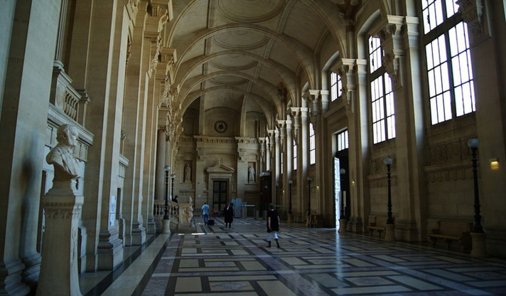 Des avocats du Barreau de Paris se liguent contre la stigmatisation des religions Des avocats du Barreau de Paris se liguent contre la stigmatisation des religions