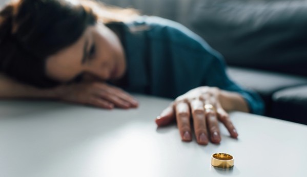 Rajiya : « Mon mari ne vit plus avec nous, ne participe pas aux dépenses : suis-je encore mariée ? »