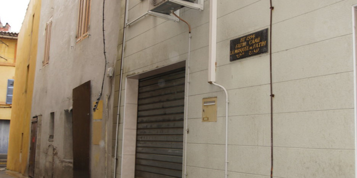 À Marignane, le maire veut fermer définitivement la mosquée turque À Marignane, le maire veut fermer définitivement la mosquée turque