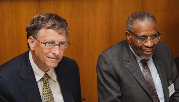 Bill Gate, coprésident de la fondation Bill & Melinda Gates, et Ahmad Mohamed Ali Al-Madani, président de la Banque islamique du développement, se sont associés, via un fonds conjoint, pour lutter contre la pauvreté dans les pays musulmans.