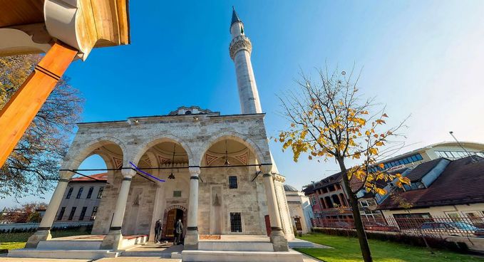 Bosnie : une mosquée dynamitée lors de la guerre inaugurée en grande pompe