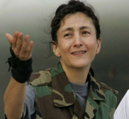 Ingrid Betancourt à l'aéroport de Bogota (Colombie)