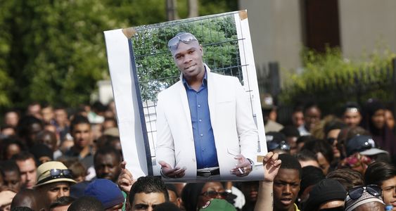 Adama Traoré, mort asphyxié sous le poids de trois gendarmes ?