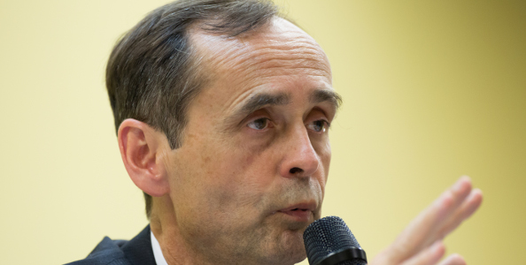 Des plaintes en vue contre Robert Ménard, défenseur d'une France blanche