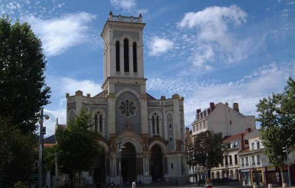 Saint-Etienne : deux musulmans à l'église, panique en pleine messe