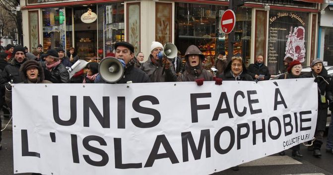 Hollande et les femmes voilées : la lutte contre l’islamophobie, une priorité pour le NPA