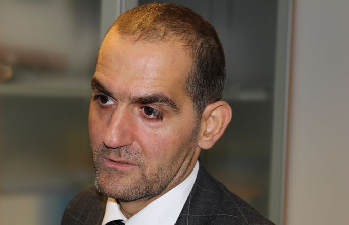 Pouria Amirshahi est député sans étiquette de la 9e circonscription des Français établis à l'étranger (zone Afrique).