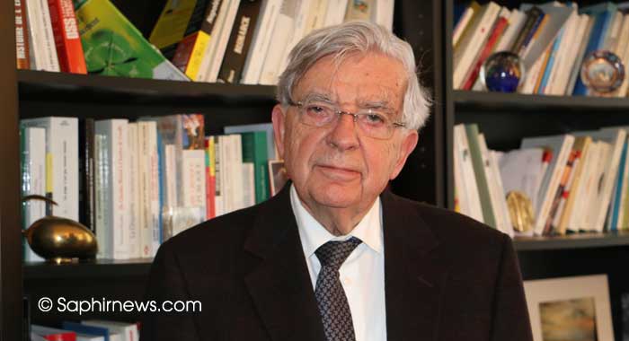 Jean-Pierre Chevènement a officiellement pris la présidence de la Fondation pour l'islam de France à l'issue du conseil d'administration inaugural jeudi 8 décembre.
