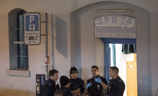 Une fusillade a éclaté lundi 19 décembre devant un centre islamique à Zurich. © DPA