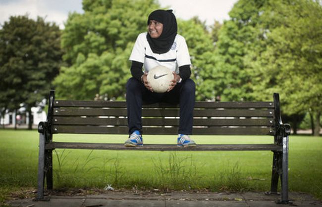 Annie Zaidi, entraîneuse de football, a été honorée de la médaille de l'Empire britannique à l'occasion du Nouvel An 2017.