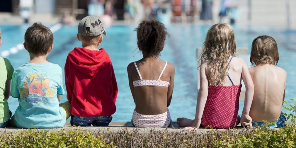 La CEDH rejette l’exemption de piscine mixte pour les écolières musulmanes