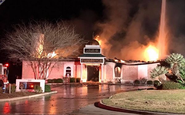 Texas : un million de dollars pour la mosquée Victoria, ravagée par les flammes 