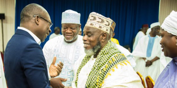 Le président du Bénin, Patrice Talon (en costume bleu), en compagnie de dignitaires musulmans.