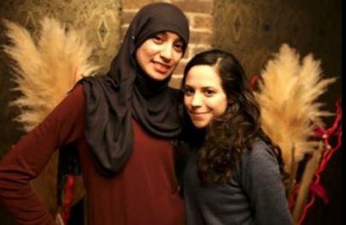 Avec CoPélican, Maâde Guettouche (à droite) et son associée Saliha Chekroun, les gagnantes de la première édition de la StartUpper Academy.
