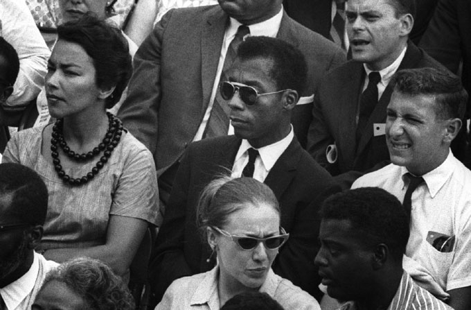 Le documentaire « I am not your negro », de Raoul Peck, sort en salles en France, le 10 mai 2017 et est diffusé en avant-première sur Arte mardi 25 avril. À travers les propos et les écrits de l’écrivain noir américain James Baldwin, le film retrace les luttes sociales et politiques des Afro-Américains au cours des dernières décennies (photo © Dan Budnick)