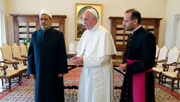 La visite du Pape à Al-Azhar : répondre à un défi historique