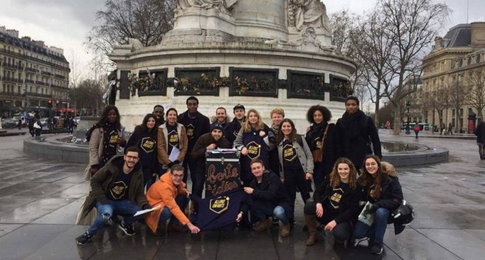 Le parti des jeunes Allons enfants à l'assaut des législatives 2017.