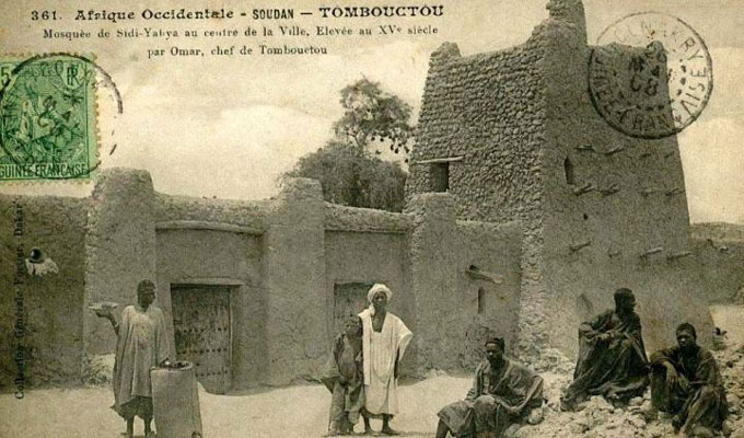 Mosquée de Sidi Yahya à Tombouctou (Mali) dans une image historique.