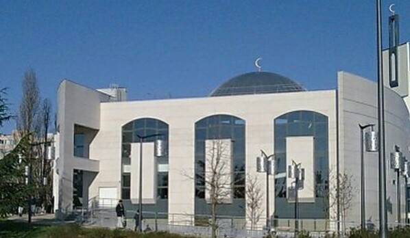 Mosquée de Créteil : la Grande Mosquée de Paris condamne l’attaque criminelle