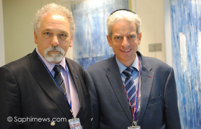 À gauche, l’égyptologue et aumônier musulman Hazem El Shafei ; à droite, l’aumônier juif Moïse Lewin, également conseiller spécial du grand rabbin de France. Ils exercent tous deux à l'aéroport Roissy-Charles-de-Gaulle.