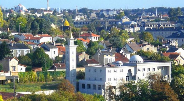 Mosquée de Poitiers : Génération Identitaire condamné, refuser « un chèque en blanc aux extrémistes » 