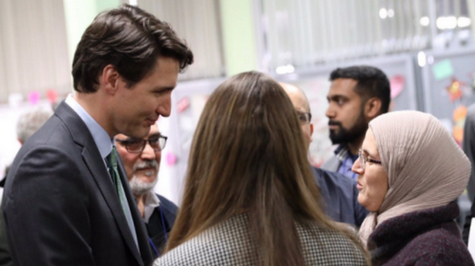 Le Canada a commémoré l'attentat survenu le 29 janvier 2017 à la Grande Mosquée de Québec. Un an après, un hommage national a été rendu par le Premier ministre Justin Trudeau, qui s'est déplacé à Québec pour participer au rassemblement commémoratif et rencontrer des proches des victimes. © Twitter / Justin Trudeau