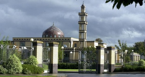 Mosque In Dublin Face au grand froid, la grande mosquée de Dublin ouvre ses portes aux ...