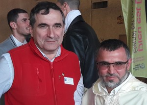 Père Régis Charre et Mourad Merabet. © Damien Charveriat.