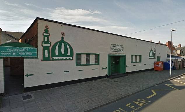 Birmingham : des piétons renversés devant une mosquée, la piste terroriste écartée
