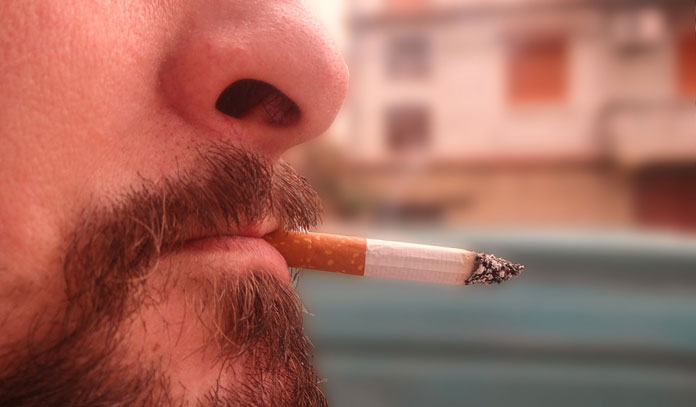 Loubna : « Même après un cancer, mon mari fume encore »
