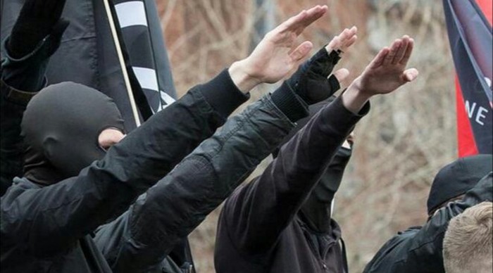 Extrême droite : un projet d'attentat contre des mosquées et des femmes voilées déjoué en France