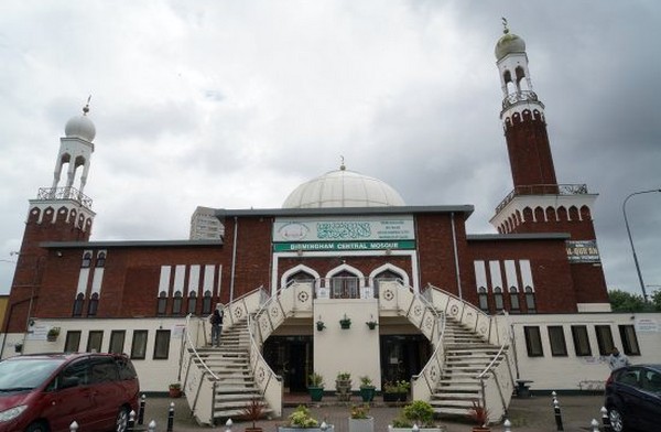 Deux mosquées attaquées aux lance-pierres à Birmingham