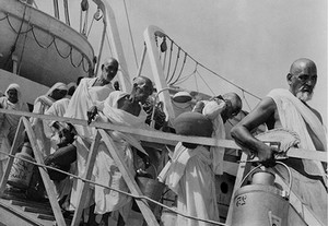 Les pèlerins d’Inde accostant à Jeddah en 1940. Royal Geographical Society/Gerald de Gaury