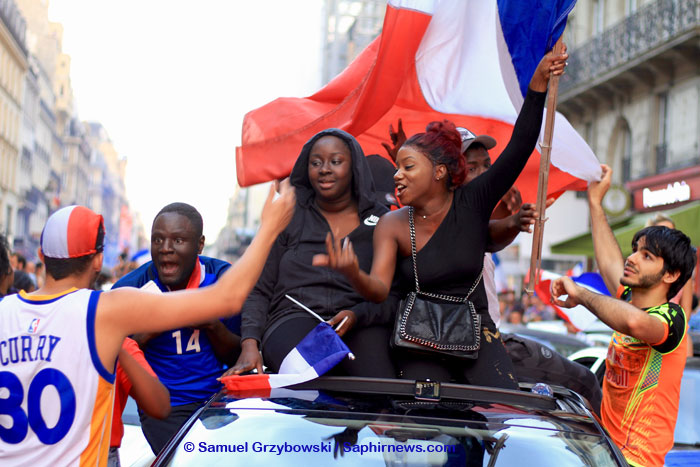 Liesse générale lors de la victoire des Bleus à la Coupe du monde de football, le 15 juillet 2018.