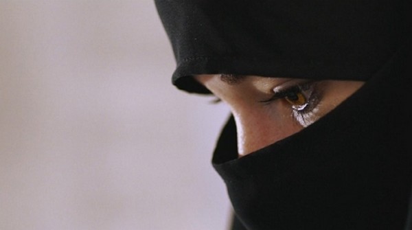 Pourquoi les filles sortent-elles plus facilement de la radicalisation ?