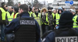 Le Défenseur des droits alerte contre le recul des services publics et le renforcement de la répression en France