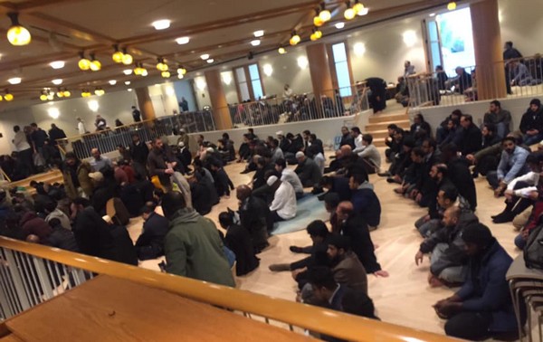 Plus de 500 musulmans ont été accueillis dans la Synagogue Centrale le 22 mars pour la prière du vendredi, comme en atteste cette photo prise par la rabbine et postée sur les réseaux sociaux.