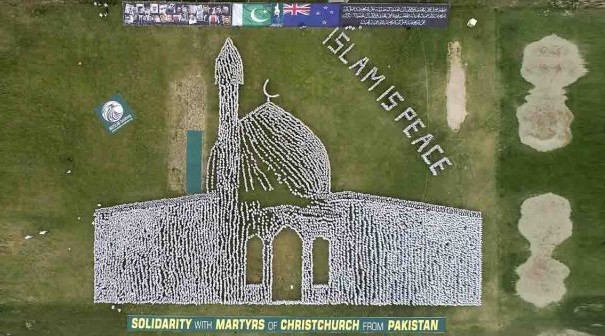 Attentats de Christchurch : une chaîne humaine formée au Pakistan en hommage aux victimes (vidéo)