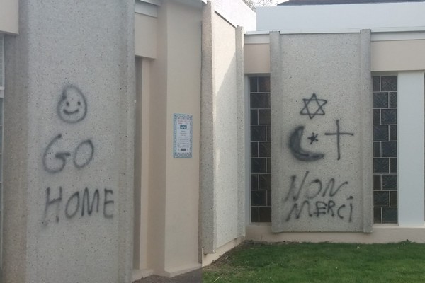 Des tags racistes retrouvés sur les murs de trois mosquées de Rennes