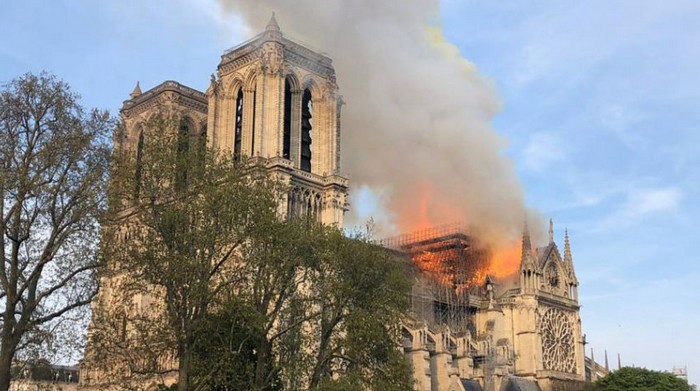 Incendie de Notre-Dame : les expressions de solidarité des musulmans affluent, témoins d'une émotion générale