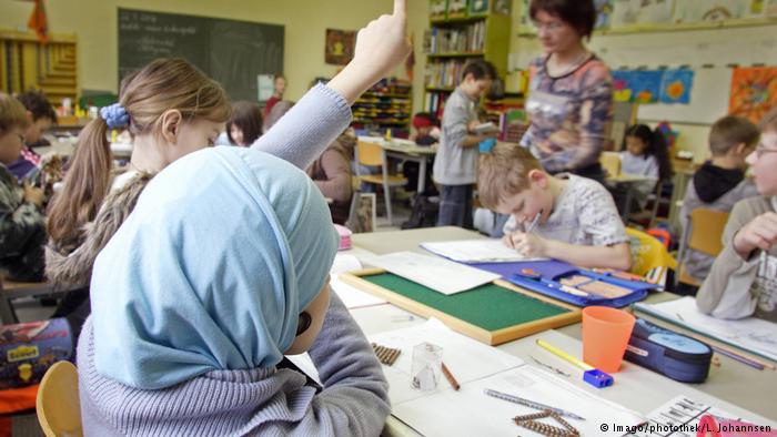Autriche : le voile banni des écoles primaires, la kippa préservée